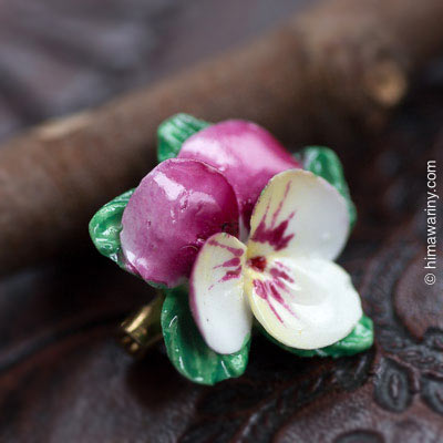 England-Porcelain Petit Pansy Brooch