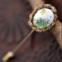 Porcelain, Hand: Painted Cameo, Stick, Pin Vintage Brooch/Lapel Pin