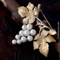 IPS-12K Gold Filled-Pearl Grape Twig Brooch
