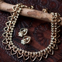 Trifari Heart-Heart Choker And Earrings Set