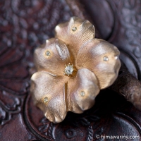Coro: Dew Pansy Vintage Brooch
