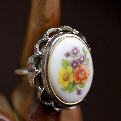 Avon-Flower Bouquet Pattern Locket Vintage Ring