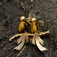 Alice Caviness-12K Gold Filled-Natural Stone Scarab Cabochon Love Bird Brooch