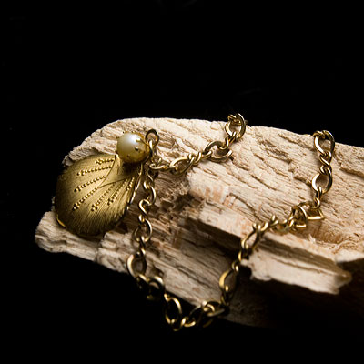 K14 Gold-Shell Pearl Bracelet