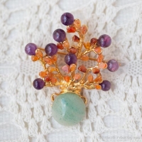 Swoboda スワボダ-天然石-アメジストとカーネリアンのフラワー・ブローチ