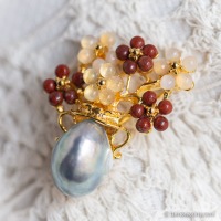 Swoboda スワボダ-天然石-大粒セブパールのムーンストーンとジャスパーの花束ブローチ【ヴィンテージ・デッドストック】