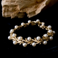 Trifari-Gold Twig Pearl Bracelet