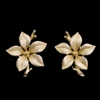 Listener-Gold Twig And Flower Earrings