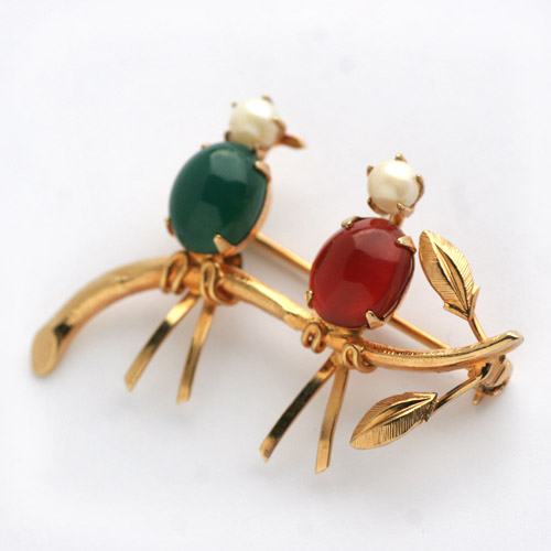 IPS-12K Gold Filled-Red Bird Green Bird Love Bird Brooch - Image 2