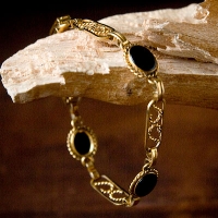 Van Dell-K14 Gold-Onyx X Bracelet