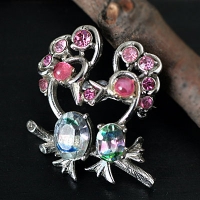 Hollycraft-Iris Glass Love Bird Brooch