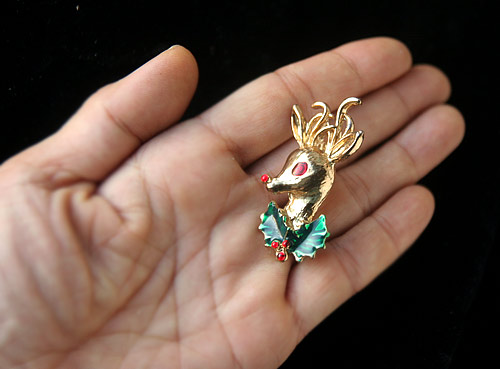 Red Nose Reindeer Vintage Brooch - Image 4