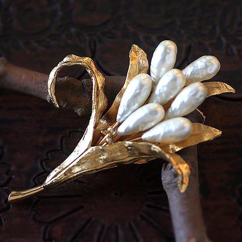 Kramer-Baroque Pearl Lily Brooch