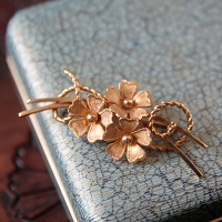 Van Dell-12K Gold Filled-Vine And Heart Flower Brooch