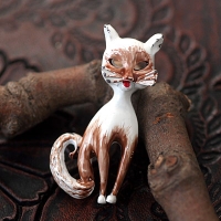 White & Brown Cat Vintage Brooch