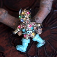 Little Nemo: Cat In Jeweled Boots Vintage Brooch