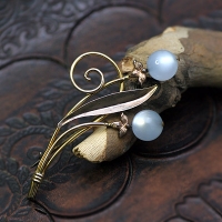 Van Dell-12K Gold Filled-Moonglow Art Nouveau Wildflower Brooch