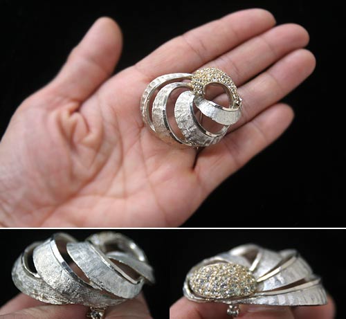 BSK-Wave Shell Abstract Brooch - Image 4