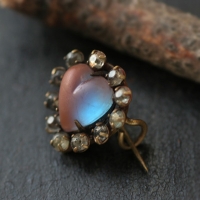 Saphiret Victorian Single Heart Brooch