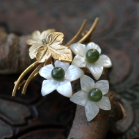 Wells-K14 Gold-Mother Of Pearl Jade Flower Brooch