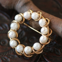 Alice Caviness-12K Gold-Twelve Pearl Circle Brooch