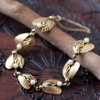 Uncas-12K Gold Filled-Pearl Seed Mistletoe Leaf Bracelet