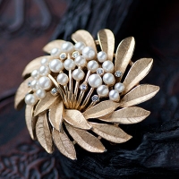 Trifari-Gold & Pearl Windmill Flower Brooch