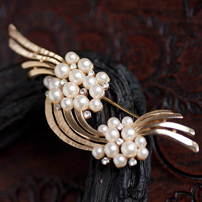 Trifari-Gold Pearl Ribbon Bouquet Brooch