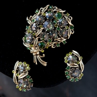 Hollycraft-Forest Green Brooch & Earring Set