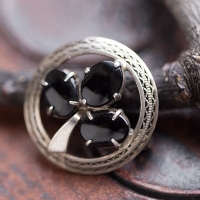 WRE-12K Gold Filled-Onyx Trefoil Filigree Circle Brooch