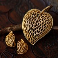 Trifari Vintage Brooch & Vintage Earrings Set: Gold Heart Leaves